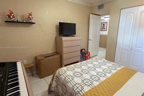 Condominio en venta en Hialeah, Florida, 3 dormitorios, 120.4 m2 № 2046007 - foto 18
