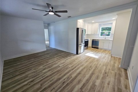 House in Lakeland, Florida 4 bedrooms, 133.04 sq.m. № 1869872 - photo 12