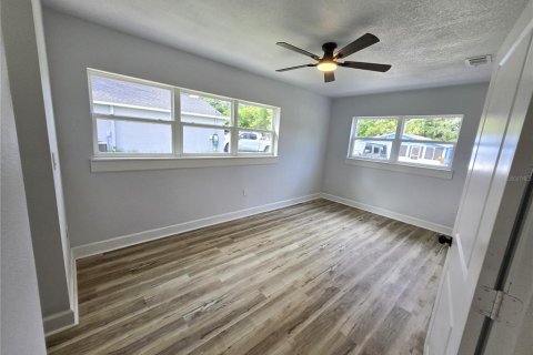 House in Lakeland, Florida 4 bedrooms, 133.04 sq.m. № 1869872 - photo 14