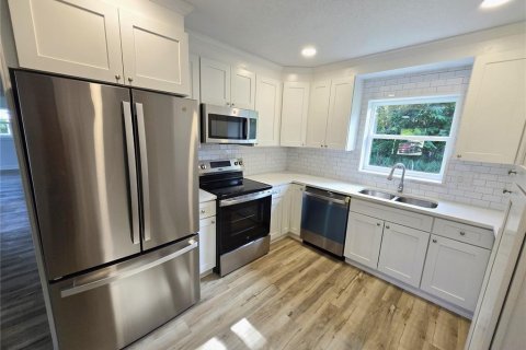 House in Lakeland, Florida 4 bedrooms, 133.04 sq.m. № 1869872 - photo 6