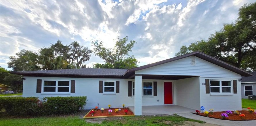 House in Lakeland, Florida 4 bedrooms, 133.04 sq.m. № 1869872