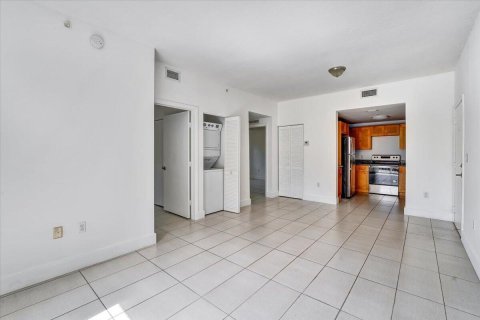 Appartement à louer à Miami, Floride: 2 chambres, 982.72 m2 № 2259602 - photo 12