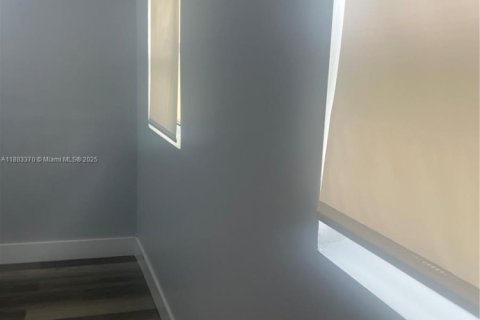 Townhouse in Sunrise, Florida 3 bedrooms, 118.54 sq.m. № 1929678 - photo 22