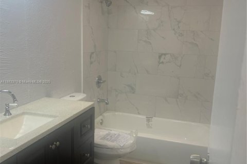 Townhouse in Sunrise, Florida 3 bedrooms, 118.54 sq.m. № 1929678 - photo 29