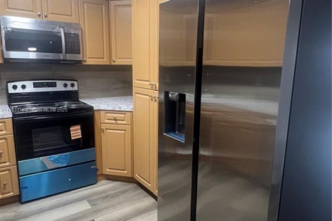 Townhouse in Sunrise, Florida 3 bedrooms, 118.54 sq.m. № 1929678 - photo 9