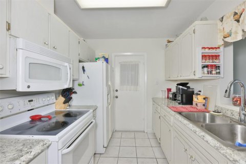 Villa ou maison à vendre à Sun City Center, Floride: 2 chambres, 106 m2 № 2209763 - photo 3