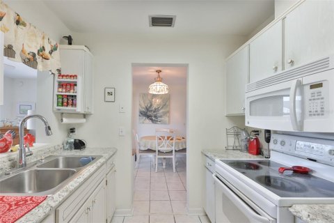 Villa ou maison à vendre à Sun City Center, Floride: 2 chambres, 106 m2 № 2209763 - photo 2