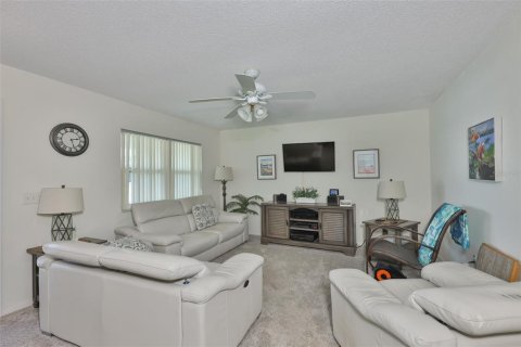 Villa ou maison à vendre à Sun City Center, Floride: 2 chambres, 106 m2 № 2209763 - photo 4