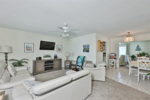 Villa ou maison à vendre à Sun City Center, Floride: 2 chambres, 106 m2 № 2209763 - photo 6