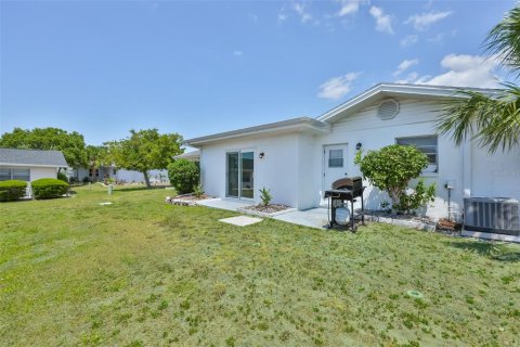 Villa ou maison à vendre à Sun City Center, Floride: 2 chambres, 106 m2 № 2209763 - photo 23