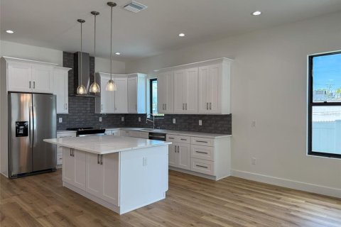 Adosado en alquiler en Tampa, Florida, 4 dormitorios, 196.95 m2 № 1815464 - foto 13