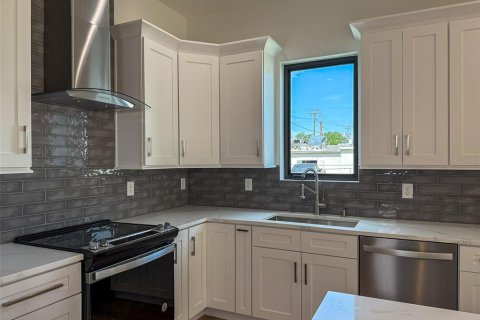 Adosado en alquiler en Tampa, Florida, 4 dormitorios, 196.95 m2 № 1815464 - foto 19