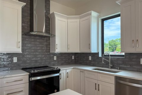 Adosado en alquiler en Tampa, Florida, 4 dormitorios, 196.95 m2 № 1815464 - foto 5