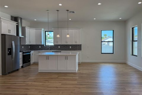 Adosado en alquiler en Tampa, Florida, 4 dormitorios, 196.95 m2 № 1815464 - foto 14