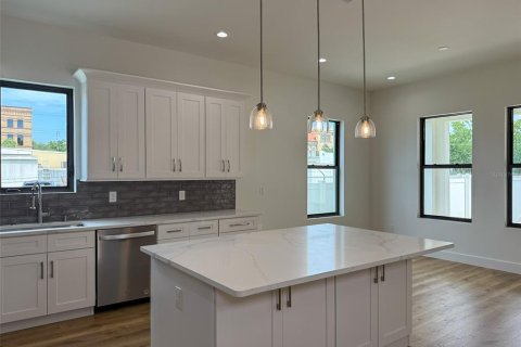 Adosado en alquiler en Tampa, Florida, 4 dormitorios, 196.95 m2 № 1815464 - foto 6