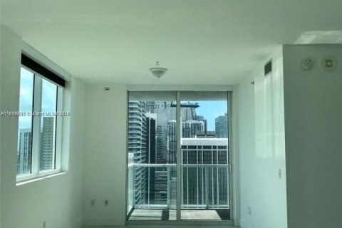 Condo in Miami, Florida, 2 bedrooms  № 1980405 - photo 5