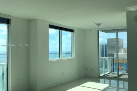 Condo in Miami, Florida, 2 bedrooms  № 1980405 - photo 2