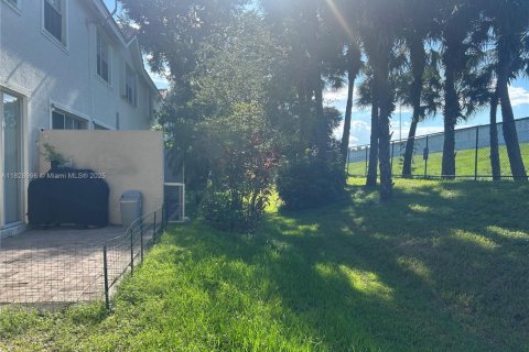 Townhouse in Miramar, Florida 3 bedrooms, 185.99 sq.m. № 1806109 - photo 20