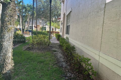 Townhouse in Miramar, Florida 3 bedrooms, 185.99 sq.m. № 1806109 - photo 19
