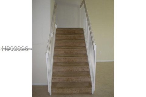 Townhouse in Miramar, Florida 3 bedrooms, 185.99 sq.m. № 1806109 - photo 6
