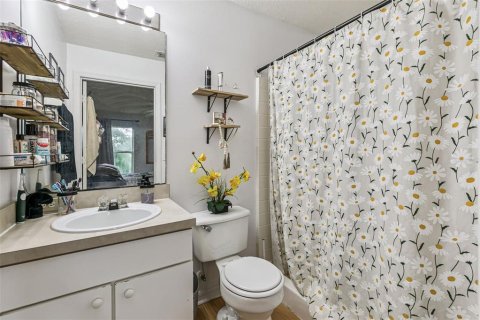 House in Clermont, Florida 2 bedrooms, 79.71 sq.m. № 2221136 - photo 20