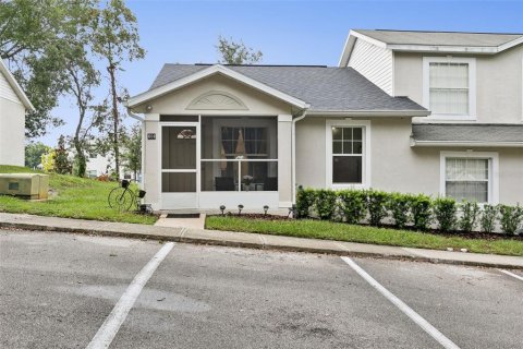 House in Clermont, Florida 2 bedrooms, 79.71 sq.m. № 2221136