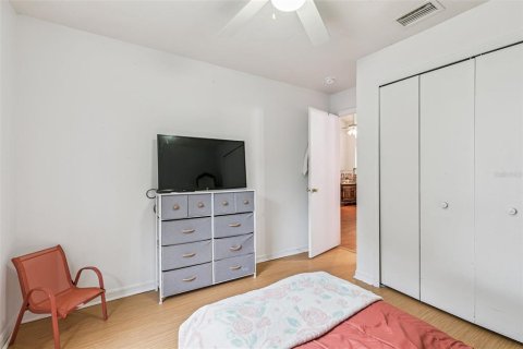 House in Clermont, Florida 2 bedrooms, 79.71 sq.m. № 2221136 - photo 18