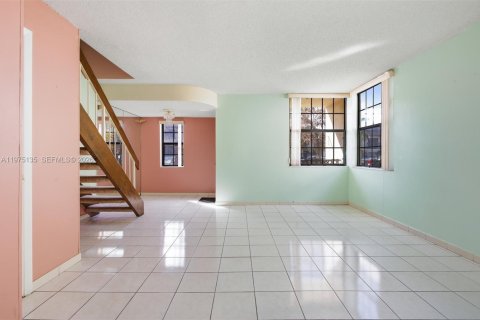 Купить таунхаус в Майами, Флорида 3 спальни, 131.92м2, № 2036298 - фото 12