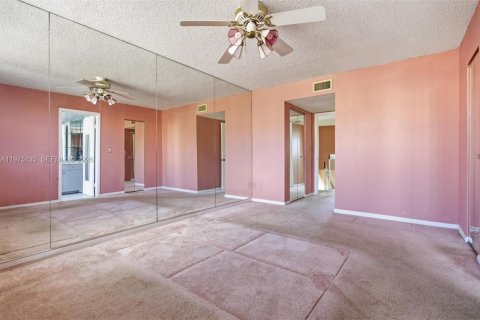 Купить таунхаус в Майами, Флорида 3 спальни, 131.92м2, № 2036298 - фото 28