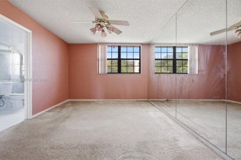 Купить таунхаус в Майами, Флорида 3 спальни, 131.92м2, № 2036298 - фото 26