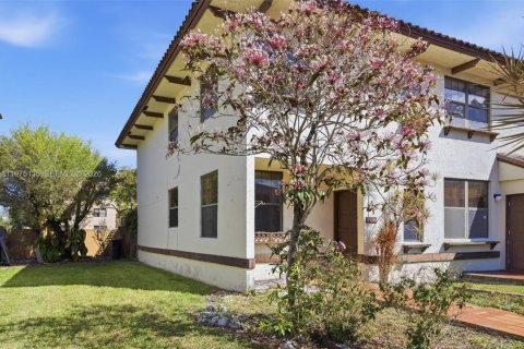 Купить таунхаус в Майами, Флорида 3 спальни, 131.92м2, № 2036298 - фото 4