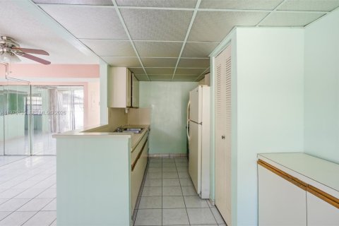 Купить таунхаус в Майами, Флорида 3 спальни, 131.92м2, № 2036298 - фото 17