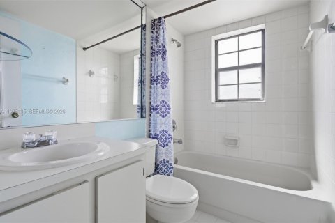 Купить таунхаус в Майами, Флорида 3 спальни, 131.92м2, № 2036298 - фото 23