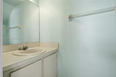 Купить таунхаус в Майами, Флорида 3 спальни, 131.92м2, № 2036298 - фото 20