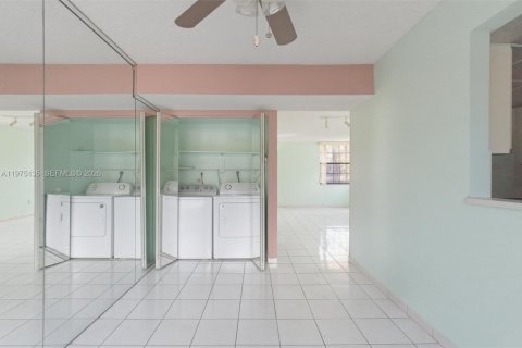 Купить таунхаус в Майами, Флорида 3 спальни, 131.92м2, № 2036298 - фото 19