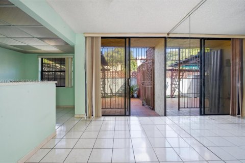 Купить таунхаус в Майами, Флорида 3 спальни, 131.92м2, № 2036298 - фото 14