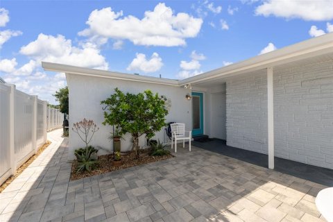 House in New Port Richey, Florida 2 bedrooms, 87.89 sq.m. № 1885875 - photo 24