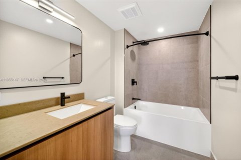 Copropriété à vendre à Miami, Floride: 1 chambre, 54.91 m2 № 2153385 - photo 13