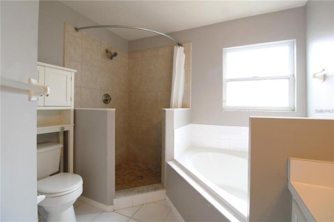 House in Orlando, Florida 4 bedrooms, 125.98 sq.m. № 2226701 - photo 18