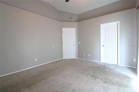 House in Orlando, Florida 4 bedrooms, 125.98 sq.m. № 2226701 - photo 15