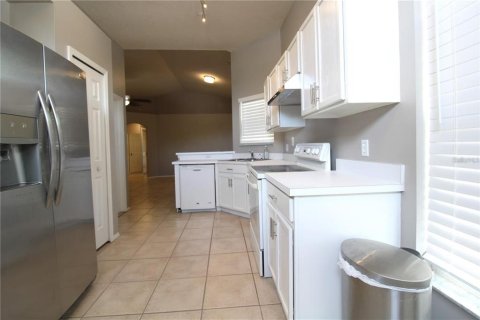 House in Orlando, Florida 4 bedrooms, 125.98 sq.m. № 2226701 - photo 4