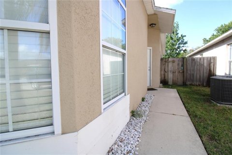 House in Orlando, Florida 4 bedrooms, 125.98 sq.m. № 2226701 - photo 2