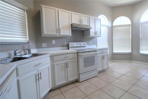 House in Orlando, Florida 4 bedrooms, 125.98 sq.m. № 2226701 - photo 3