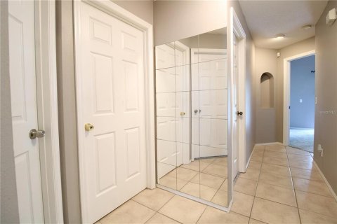 House in Orlando, Florida 4 bedrooms, 125.98 sq.m. № 2226701 - photo 9