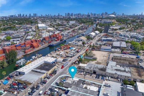 Commercial property in Miami, Florida № 2060959 - photo 3