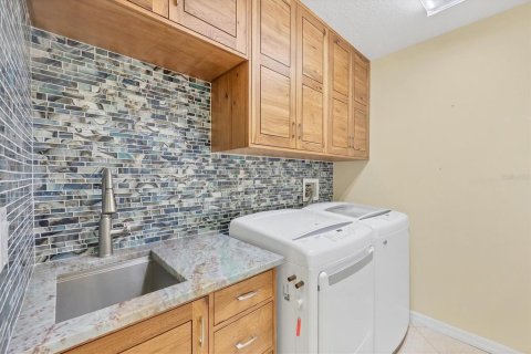 House in Bradenton, Florida 3 bedrooms, 200.85 sq.m. № 1808082 - photo 24
