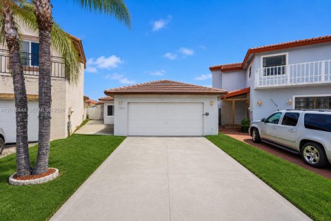 Villa ou maison à Miami, Floride 4 chambres, 169.45 m2 № 2278863
