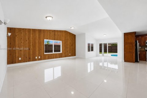 Villa ou maison à vendre à Miami, Floride: 4 chambres, 169.45 m2 № 2278863 - photo 8