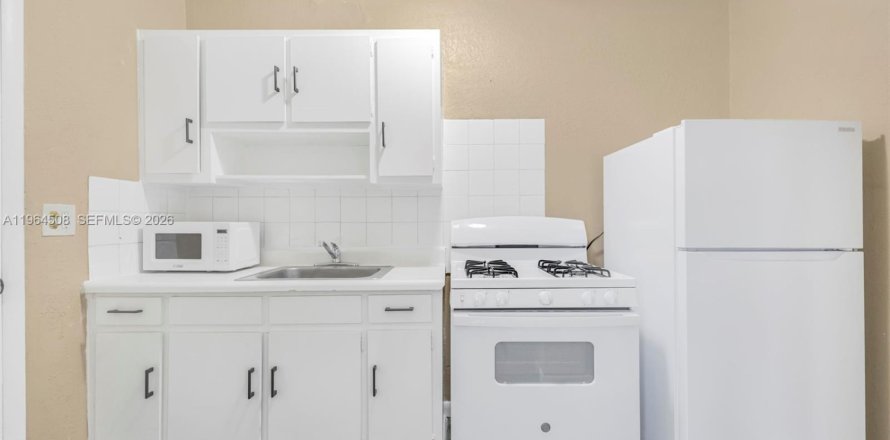 Villa ou maison à Miami, Floride 2 chambres, 74.32 m2 № 2025941