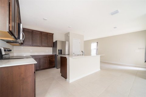 Casa en alquiler en Kissimmee, Florida, 4 dormitorios, 185.71 m2 № 2098252 - foto 11